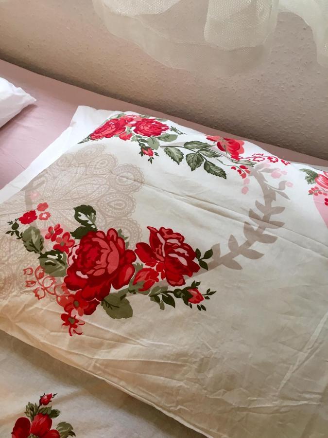 Romantic Two Bedroom Apartments In The Hills Of Budapest With Private Parking المظهر الخارجي الصورة