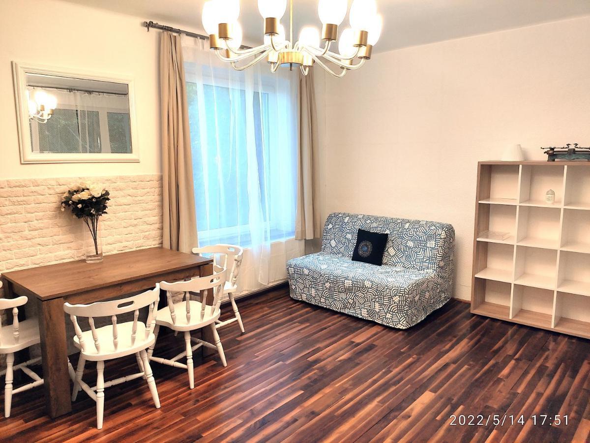 Romantic Two Bedroom Apartments In The Hills Of Budapest With Private Parking المظهر الخارجي الصورة